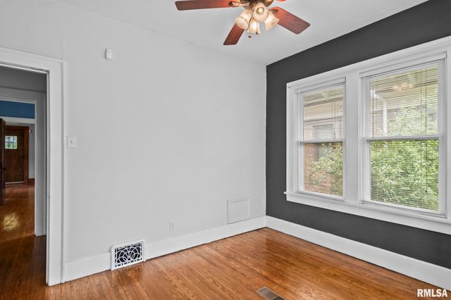 1204 MACARTHUR Boulevard, Springfield, IL 62704