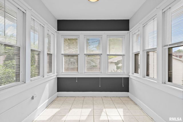 1204 MACARTHUR Boulevard, Springfield, IL 62704