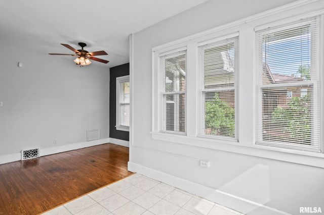 1204 MACARTHUR Boulevard, Springfield, IL 62704