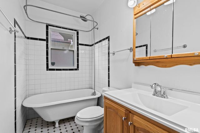 1204 MACARTHUR Boulevard, Springfield, IL 62704
