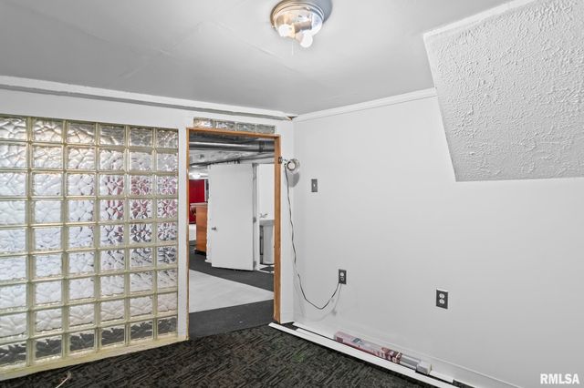 1204 MACARTHUR Boulevard, Springfield, IL 62704