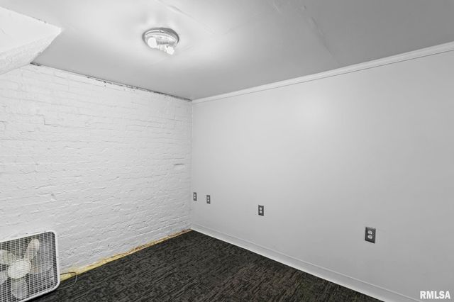 1204 MACARTHUR Boulevard, Springfield, IL 62704