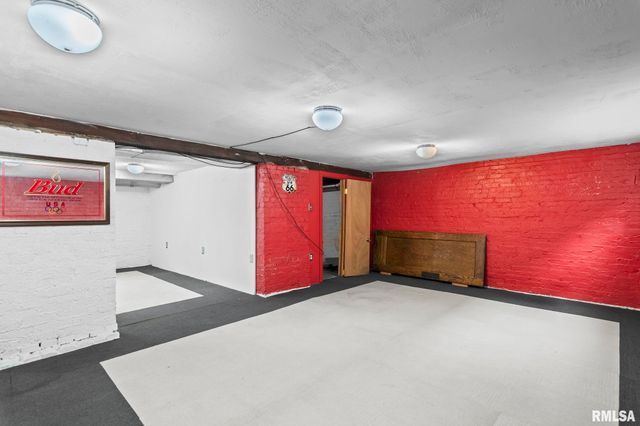 1204 MACARTHUR Boulevard, Springfield, IL 62704
