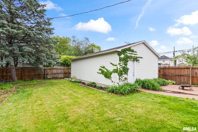 1204 MACARTHUR Boulevard, Springfield, IL 62704