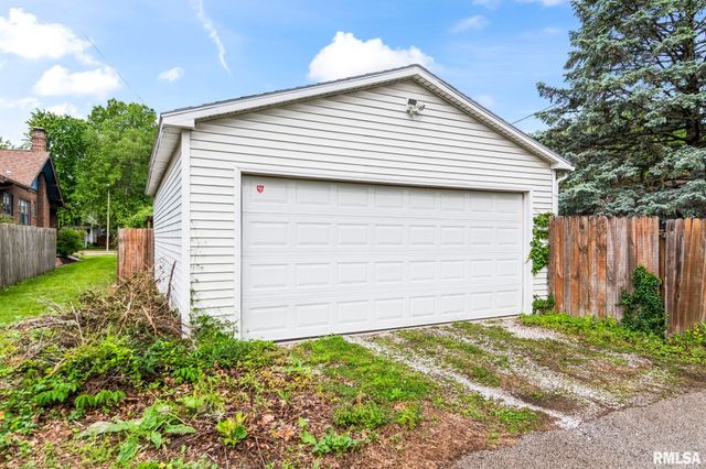 1204 MACARTHUR Boulevard, Springfield, IL 62704