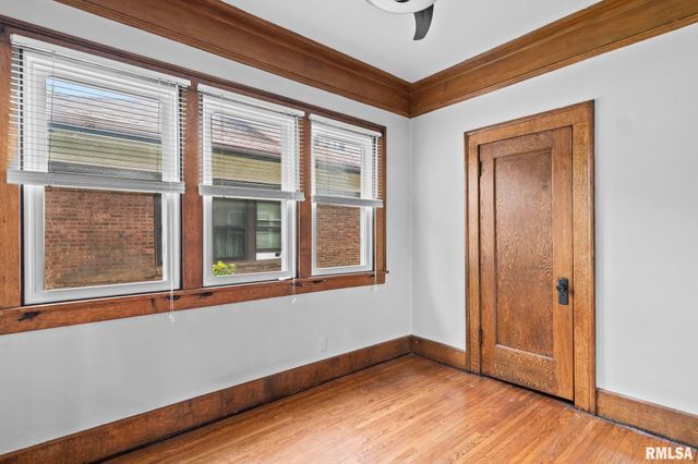 1204 MACARTHUR Boulevard, Springfield, IL 62704