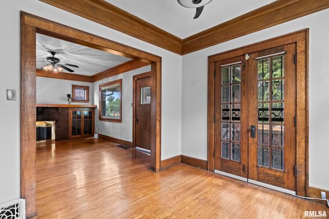 1204 MACARTHUR Boulevard, Springfield, IL 62704