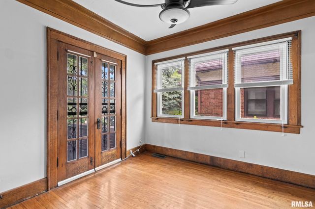 1204 MACARTHUR Boulevard, Springfield, IL 62704