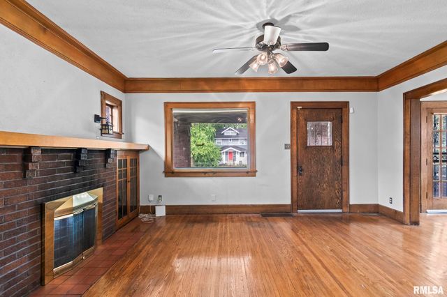 1204 MACARTHUR Boulevard, Springfield, IL 62704