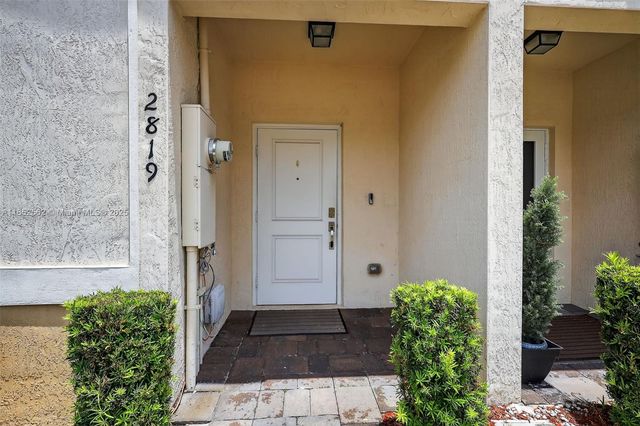 2819 NW 181st St, Miami Gardens, FL 33056
