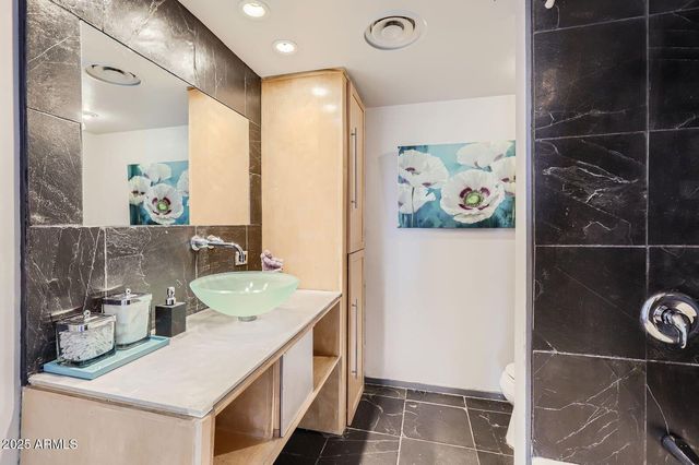 207 W Clarendon Avenue G18, Phoenix, AZ 85013