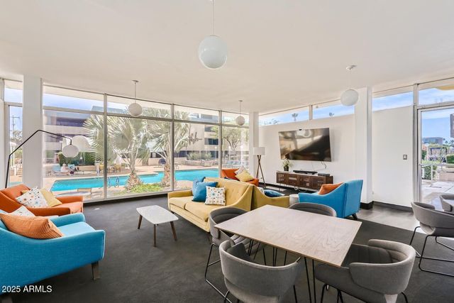 207 W Clarendon Avenue G18, Phoenix, AZ 85013