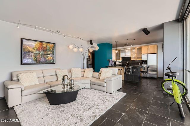 207 W Clarendon Avenue G18, Phoenix, AZ 85013