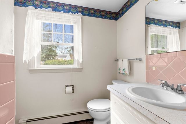 2 Par 3 Dr, Yarmouth, MA 02664