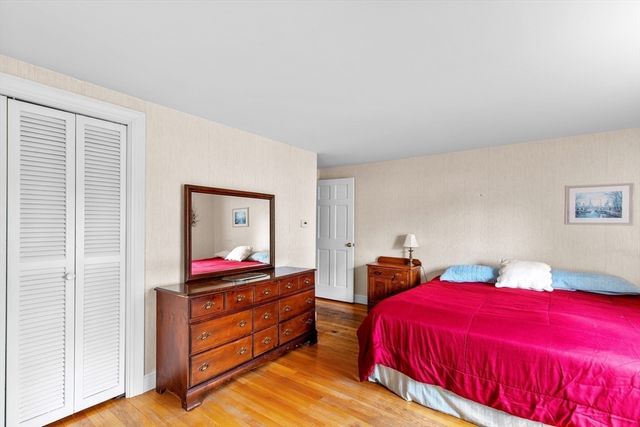 2 Par 3 Dr, Yarmouth, MA 02664