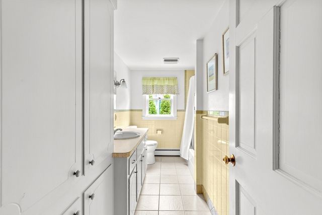 2 Par 3 Dr, Yarmouth, MA 02664