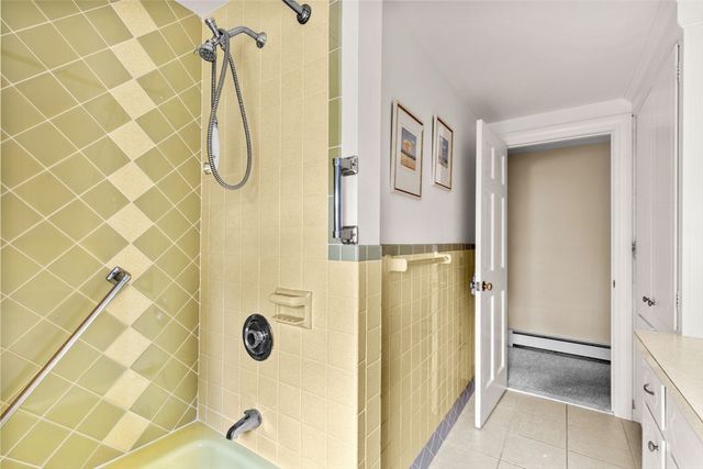 2 Par 3 Dr, Yarmouth, MA 02664