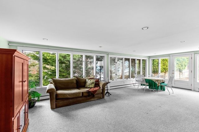 2 Par 3 Dr, Yarmouth, MA 02664