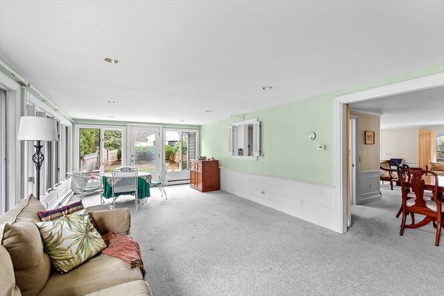 2 Par 3 Dr, Yarmouth, MA 02664