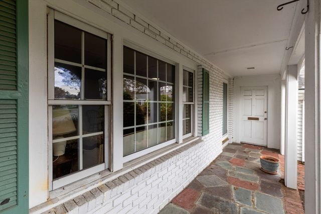 2 Par 3 Dr, Yarmouth, MA 02664