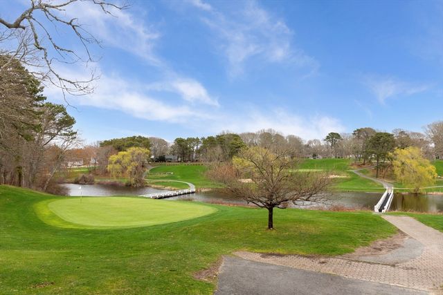 2 Par 3 Dr, Yarmouth, MA 02664