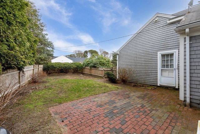 2 Par 3 Dr, Yarmouth, MA 02664