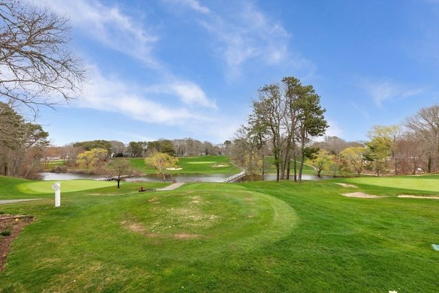 2 Par 3 Dr, Yarmouth, MA 02664