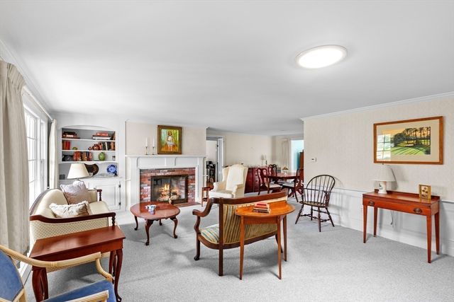 2 Par 3 Dr, Yarmouth, MA 02664