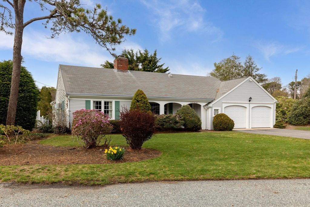 2 Par 3 Dr, Yarmouth, MA 02664