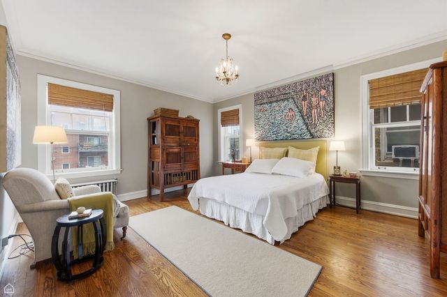 2060 W Farwell Avenue 2, Chicago, IL 60645