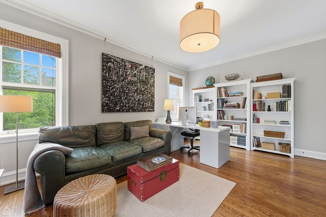 2060 W Farwell Avenue 2, Chicago, IL 60645