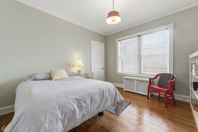 2060 W Farwell Avenue 2, Chicago, IL 60645