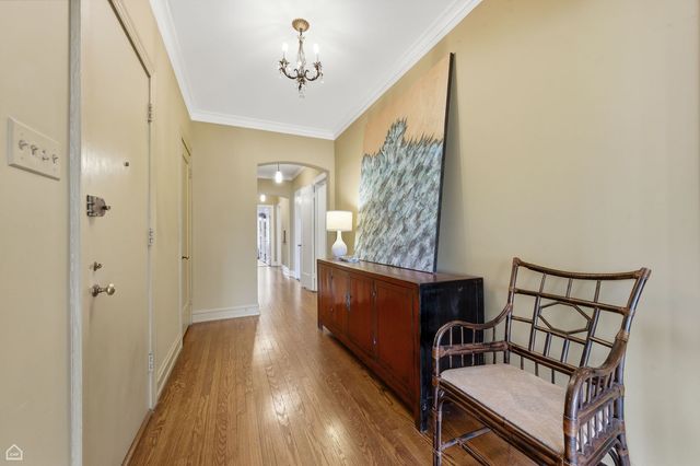 2060 W Farwell Avenue 2, Chicago, IL 60645