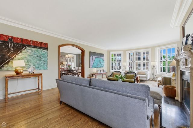 2060 W Farwell Avenue 2, Chicago, IL 60645