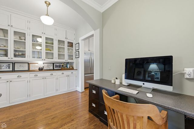 2060 W Farwell Avenue 2, Chicago, IL 60645