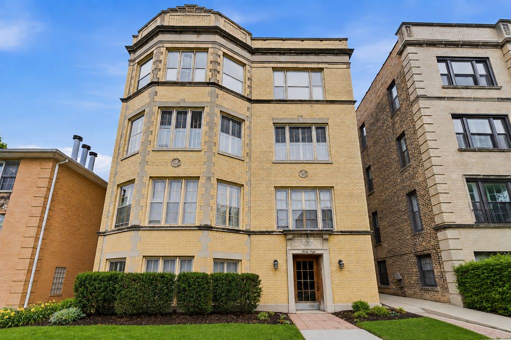 2060 W Farwell Avenue 2, Chicago, IL 60645