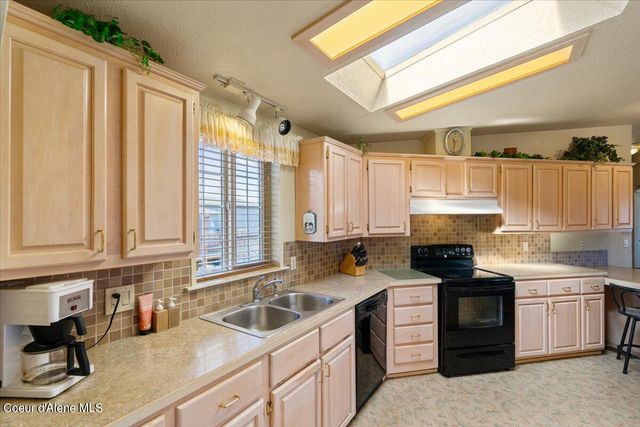 2270 W Pellinore Way, Post Falls, ID 83854