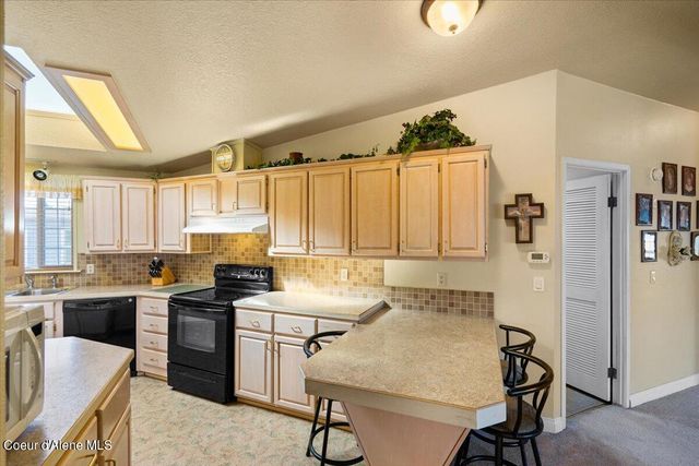 2270 W Pellinore Way, Post Falls, ID 83854