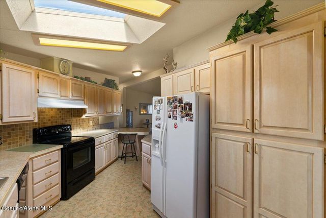 2270 W Pellinore Way, Post Falls, ID 83854