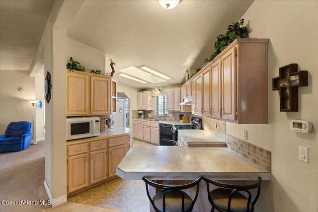 2270 W Pellinore Way, Post Falls, ID 83854