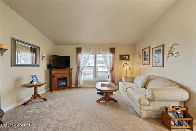 2270 W Pellinore Way, Post Falls, ID 83854