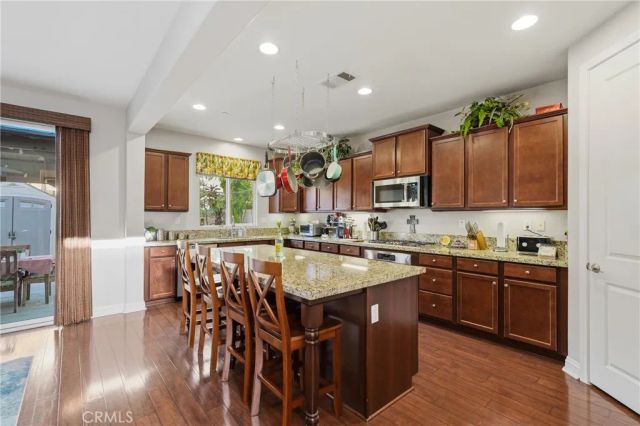 6572 Cadenza, Eastvale, CA 92880