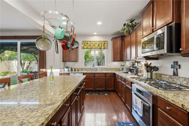 6572 Cadenza, Eastvale, CA 92880