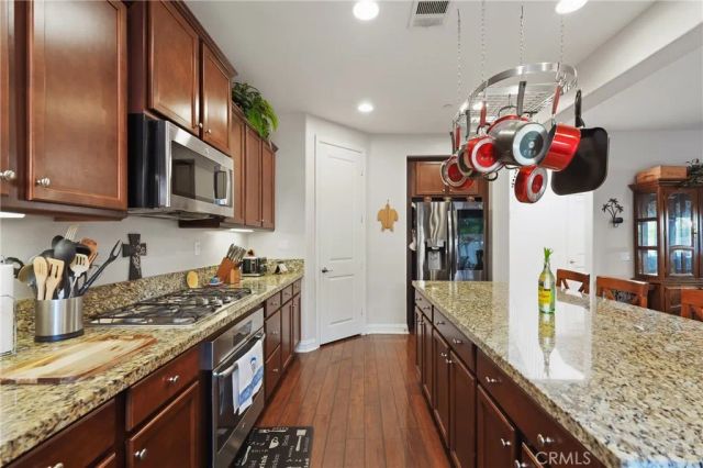 6572 Cadenza, Eastvale, CA 92880
