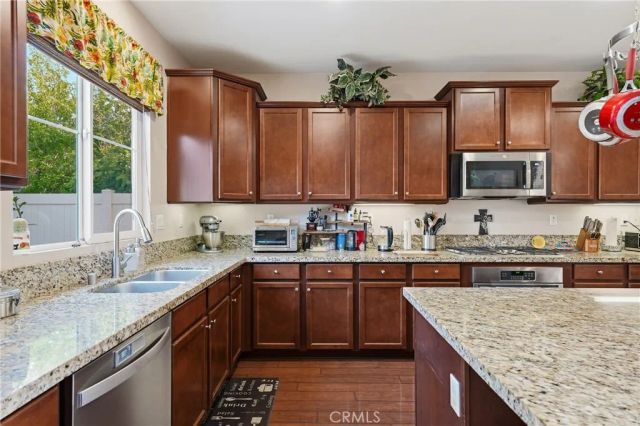 6572 Cadenza, Eastvale, CA 92880