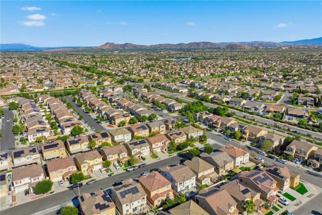 6572 Cadenza, Eastvale, CA 92880