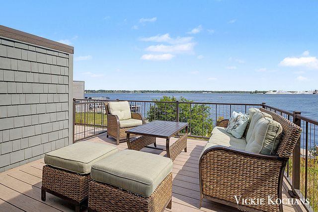 142 Viridian Drive, Muskegon, MI 49440