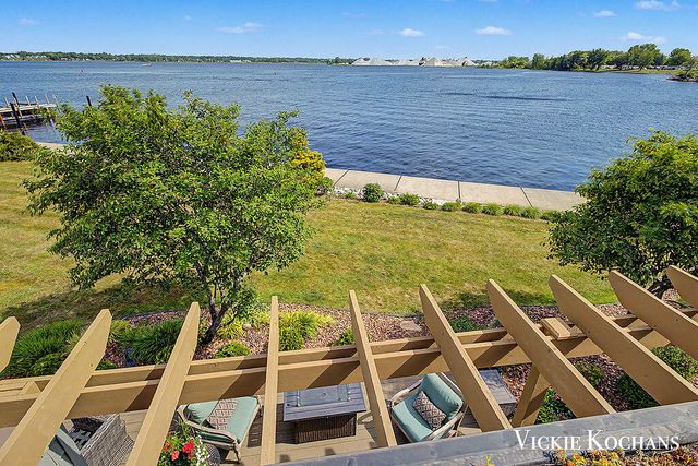 142 Viridian Drive, Muskegon, MI 49440