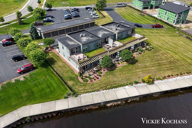 142 Viridian Drive, Muskegon, MI 49440