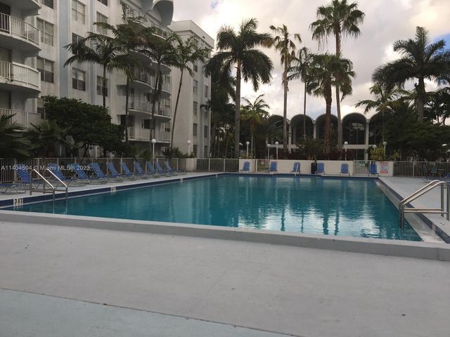 496 NW 165th St Rd D312, Miami, FL 33169